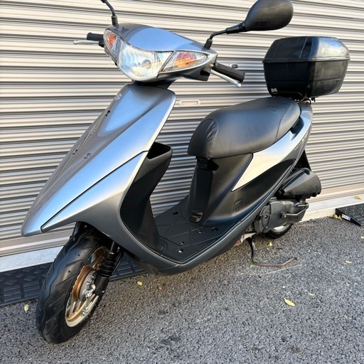 3022. 定番人気　アドレスv50 シート新品、リアボックス付属　千葉県柏市　即日配送、自走引き取りも可能