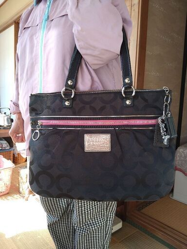 COACH　コーチ　黒オプアート柄　トートバッグ