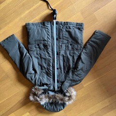GU 140 ダウンジャケット