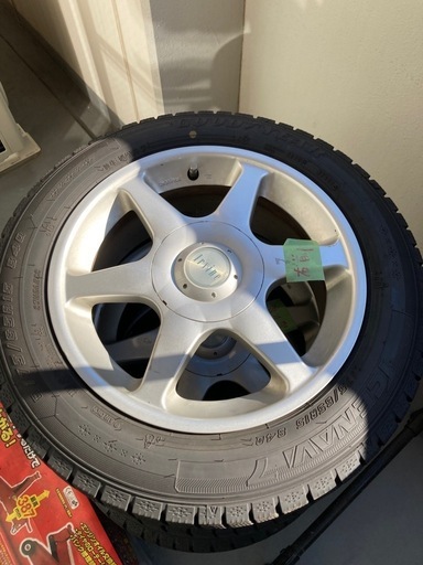 goodyear  スタッドレスタイヤ　アルミホイール付き