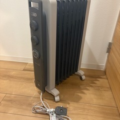 デロンギ オイルヒーター  RHJ21F0812-GY