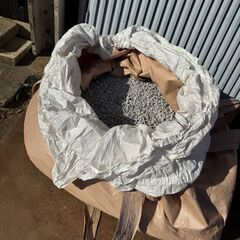 【未使用品】庭砂利　（庭石・砂利・ガーデニング・防草）の画像