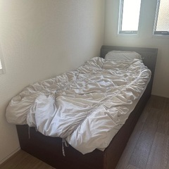 ニトリ　シングルベッド（収納・コンセント付）の画像