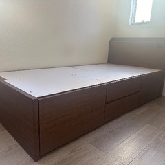 ニトリ　シングルベッド（収納・コンセント付）の画像