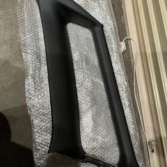 令和2年式新車タント取り外しピラーカバーの画像