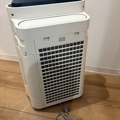 加湿空気清浄機 SHARP 
KC-D50-Wの画像