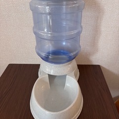 ペット用自動給餌器