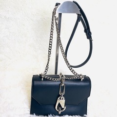【極美品】CHARHES&KEITH ショルダー メタリック ア...