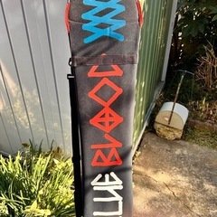 スノーボード板とカバーの画像