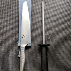 24cmの牛刀とシャープナー