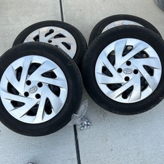 車のパーツ タイヤ、ホイール