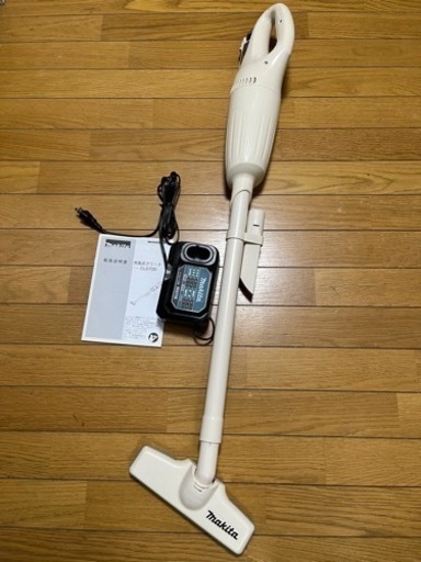 マキタ　コードレス掃除機　CL070D