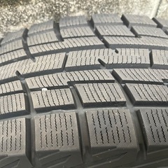 ありがとうございます、引渡者決まりました。ひとつ前の型のノア、ヴォクシー、80ノアのスタッドレスタイヤ、ホイール付きの画像