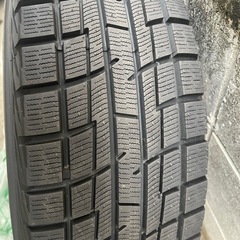 ありがとうございます、引渡者決まりました。ひとつ前の型のノア、ヴォクシー、80ノアのスタッドレスタイヤ、ホイール付きの画像