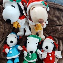 スヌーピー　サンタクロース　クリスマスぬいぐるみ