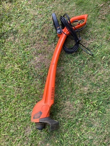 草刈機　電気式（電気コード使用）