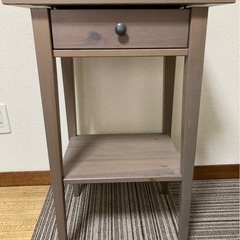 ⛽【USED】IKEA HEMNES ヘムネス サイドテーブル/希少グレー IKEA ヘムネス HEMNES サイドテーブル (ひー) 東枇杷島の収納