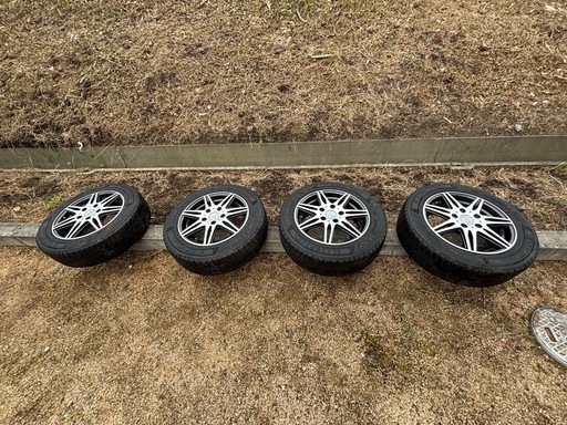 15インチ　スタッドレスタイヤ　アルミホイール