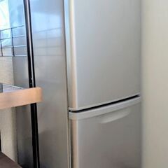 引っ越しのため冷蔵庫をあげます