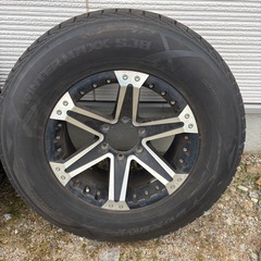 265 70 R17ホイールスタッドレスタイヤ付きの画像