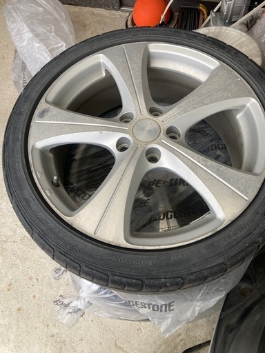 18インチ
ホイールタイヤ