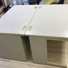 オフィスデスクの画像