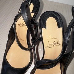 Christian Louboutinパンプスの画像