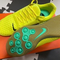 ナイキ　リアクトガト　フットサルシューズ
の画像