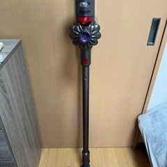 Dyson コードレス掃除機　充電器付き