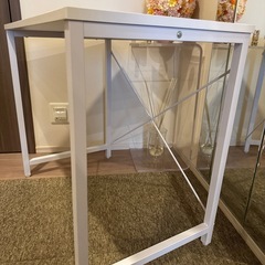 ホワイトデスク　棚の画像