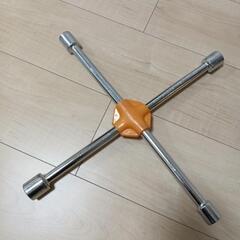 決まりました)ジャッキとクロスレンチの画像