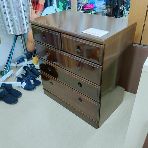 4段チェスト☆古いタイプ☆ブラウンカラー、小傷・シミあり、格安【浜村鹿野温泉ICから3分 買取本舗 宮本リサイクル 営業時間9～19時 定休日水曜のみ←連絡できませんm(_ _)m】