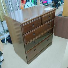 4段チェスト☆古いタイプ☆ブラウンカラー、小傷・シミあり、格安【浜村鹿野温泉ICから3分 買取本舗 宮本リサイクル 営業時間9～19時 定休日水曜のみ←連絡できませんm(_ _)m】の画像