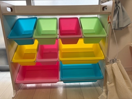 おもちゃ棚