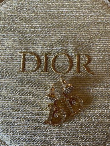 Diorピアス