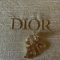 Diorピアス