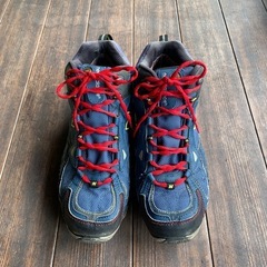 NEW BALANCE ニューバランス トレッキングシューズ 登山靴 ゴアテックスの画像