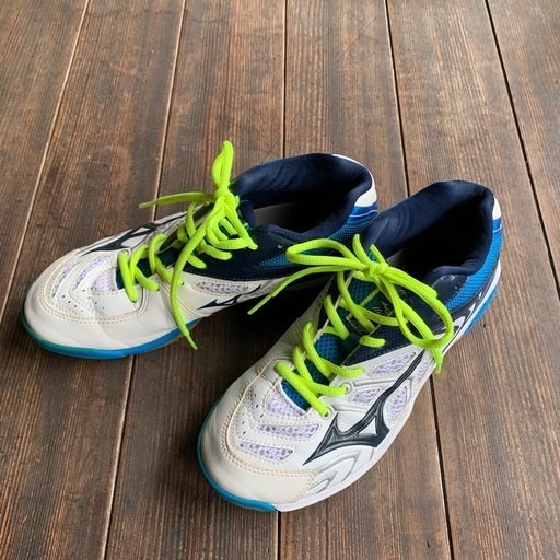 MIZUNO ミズノ バトミントンシューズ ウエーブファング ミッドカット