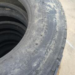 トラック　廃タイヤの画像