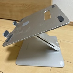 折り畳みPCスタンドの画像