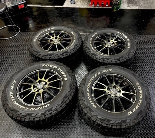 【定価198,000円】OPEN COUNTRYホワイトレター　235/70/16 ホイール付き