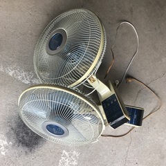 壁用扇風機2台の画像