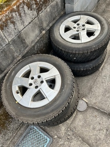 プリウス用スタッドレスタイヤ