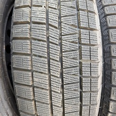 215/70R15 スタッドレスタイヤ  の画像