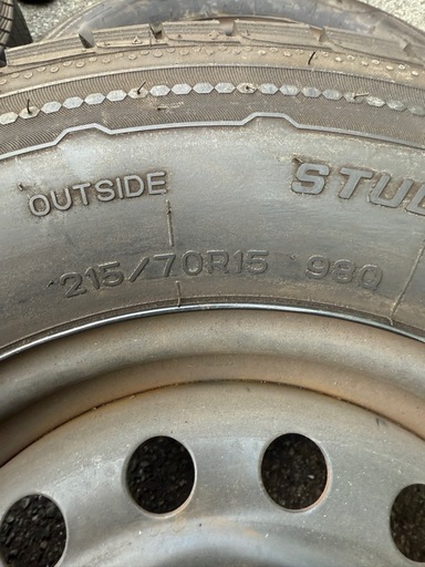 215/70R15 スタッドレスタイヤ  
