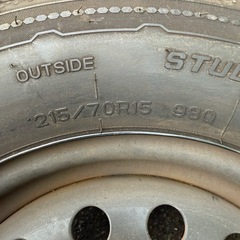 215/70R15 スタッドレスタイヤ  の画像