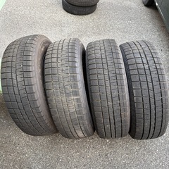 215/70R15 スタッドレスタイヤ  