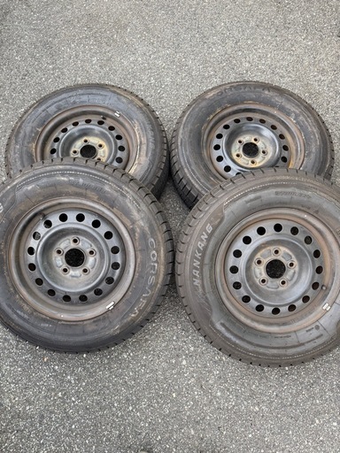 215/70R15 スタッドレスタイヤ  