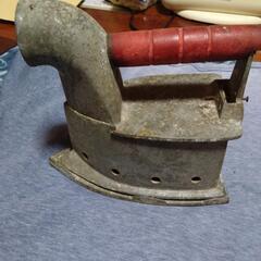 レトロなアイロンの画像