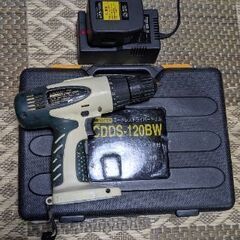 12V充電式ドライバー（バッテリー不具合の為ジャンク）